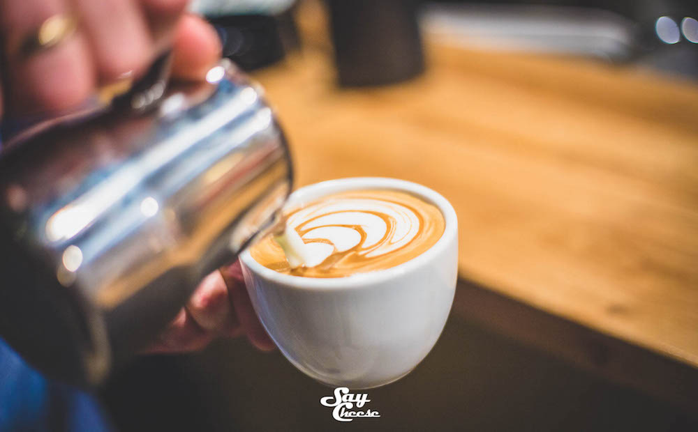 latte art iscrtavanje po kafi